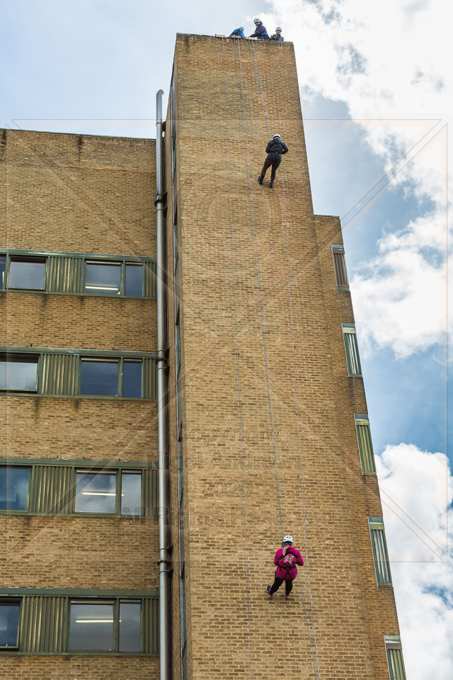 YDH_CHARITY_ABSEIL-16.jpg