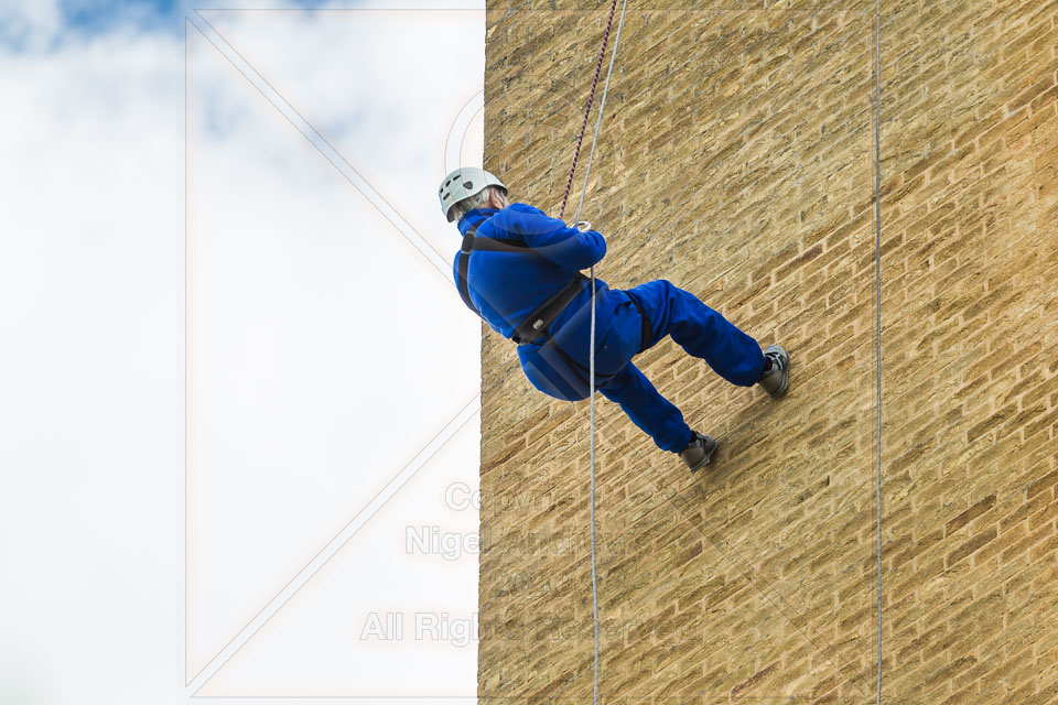 YDH_CHARITY_ABSEIL-17.jpg