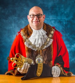 MAYOR SHUTLER MAYOR_SHUTLER-1.jpg
